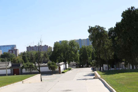 北京市石景山区八宝山革命公墓园区环境图