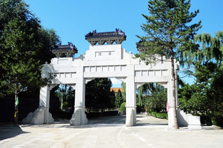 世界华侨陵园大门图