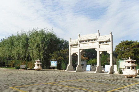高静园大门图