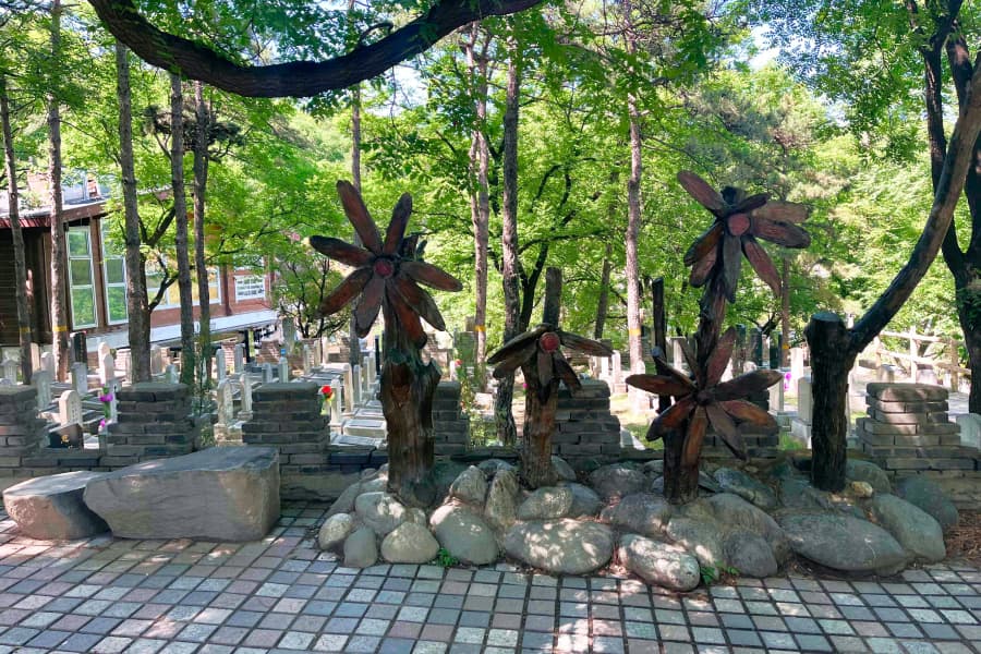 北京市海淀区金山陵园园区景观图