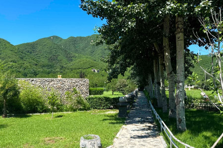 凤凰山陵园景观图