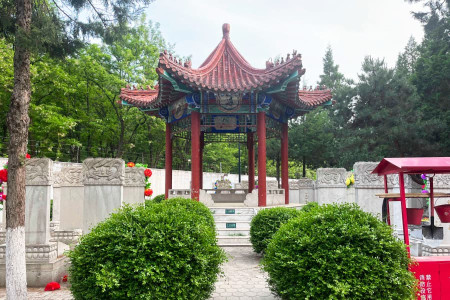 北京市通州区通惠陵园园区休息亭