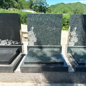 凤凰山陵园传统立碑