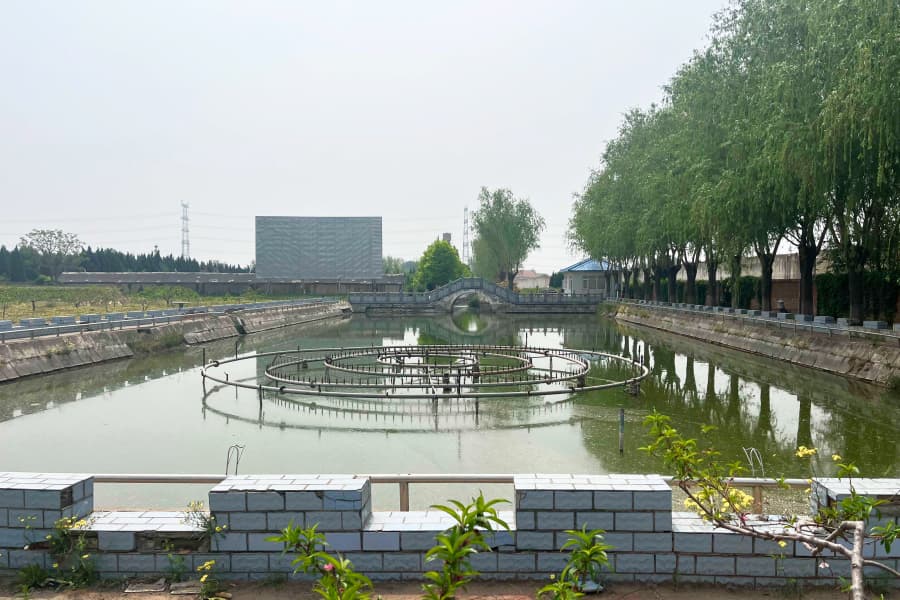 北京市大兴区天堂墓园园区湖景图