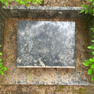 北京市大兴区天堂墓园传统卧碑墓型1号