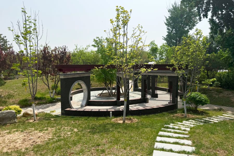 北京市朝阳区长青园骨灰林园区景观图