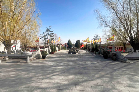皇家龙山墓区环境图