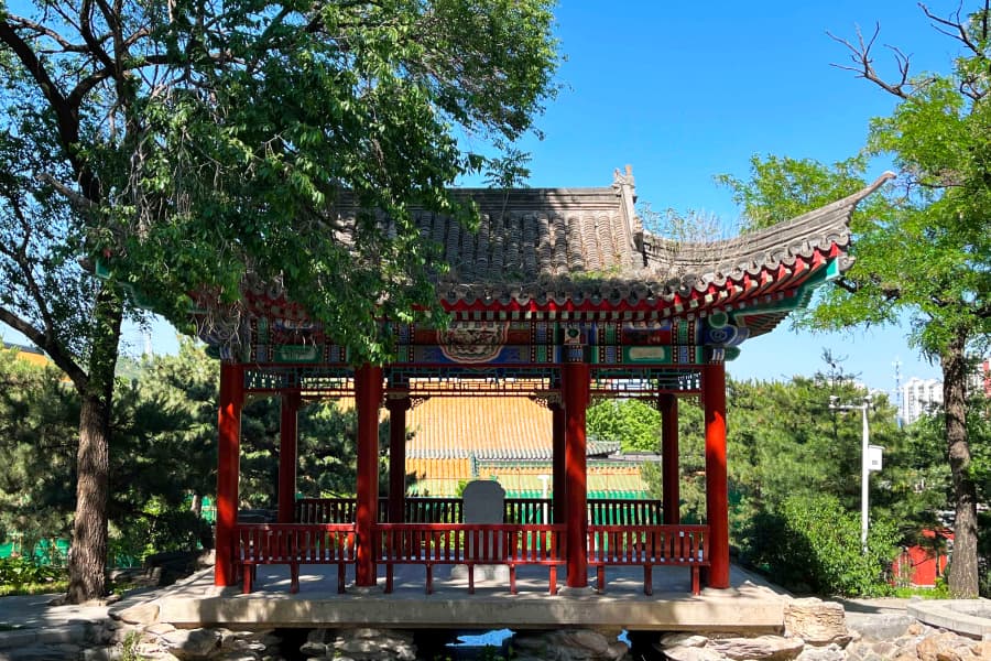 北京市门头沟区万佛华侨陵园园区休息亭
