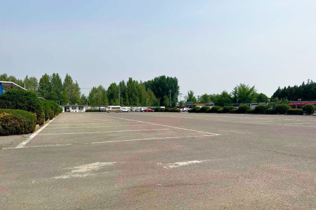北京市大兴区天堂墓园停车场环境图