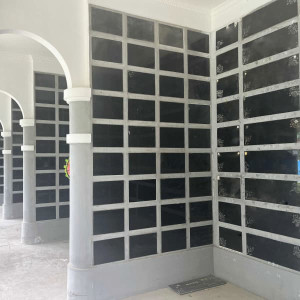 北京市朝阳区外侨公墓传统壁葬墓型8号