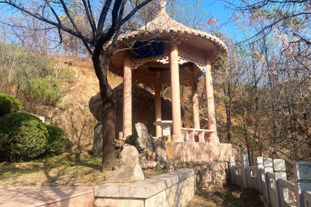 八达岭陵园景观图