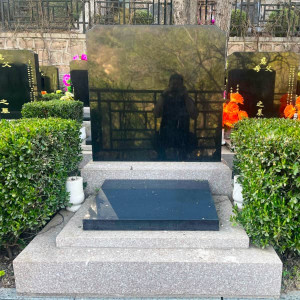 八达岭陵园传统立碑