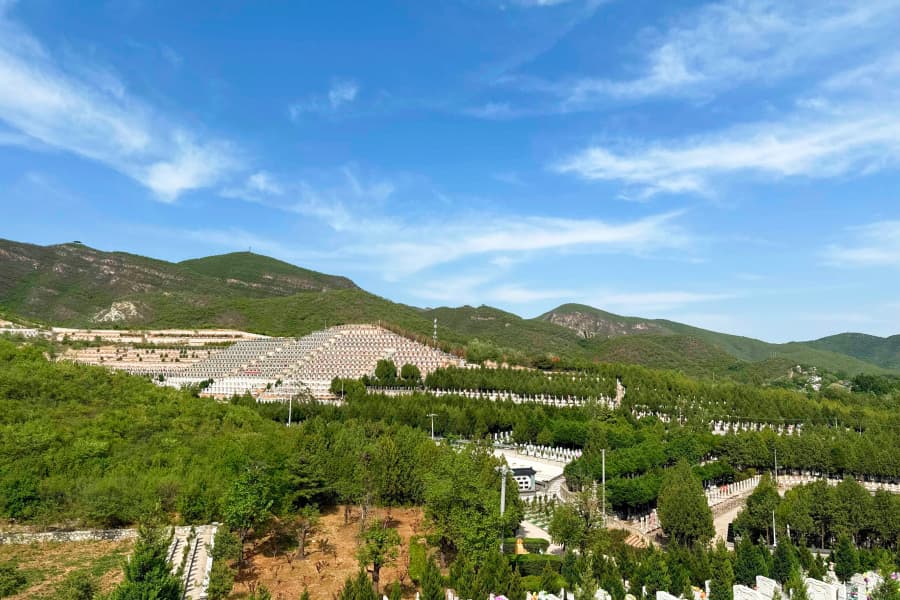 北京市昌平区炎黄陵园园区环境图