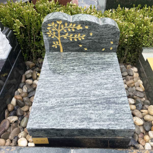 天寿陵园卧碑