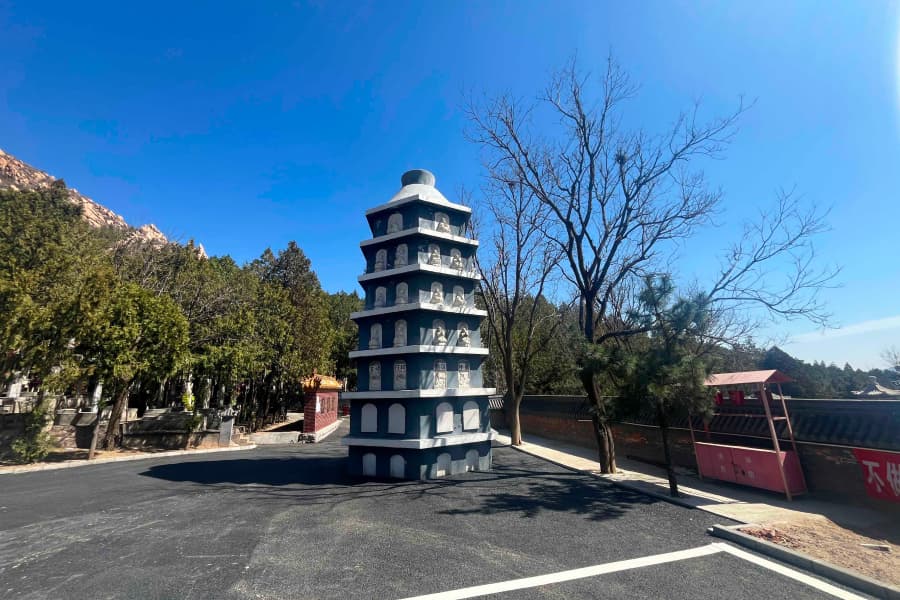 北京市昌平区佛山陵园园区石塔图