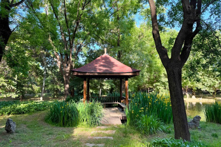 北京市顺义区潮白陵园园区休息亭