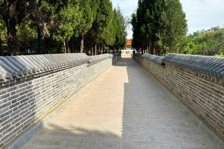 北京市昌平区炎黄陵园园区环境图